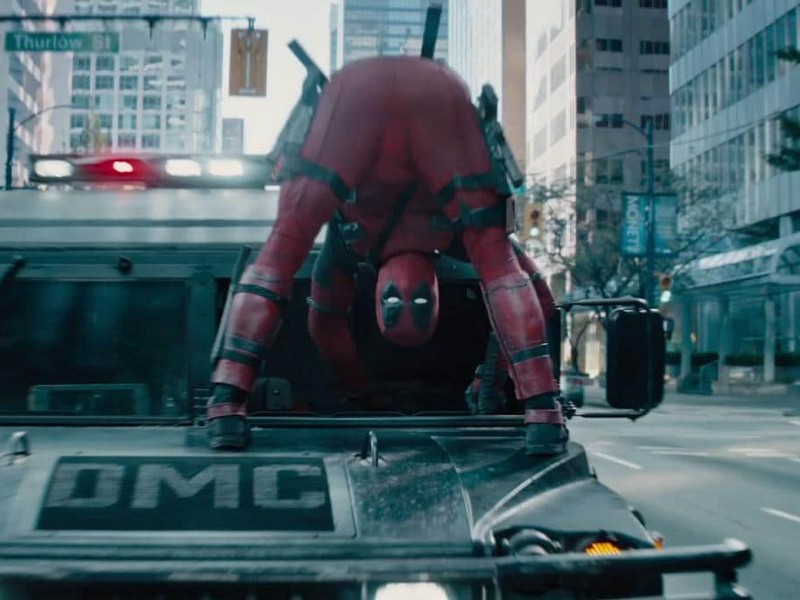 deadpool fait du stretching